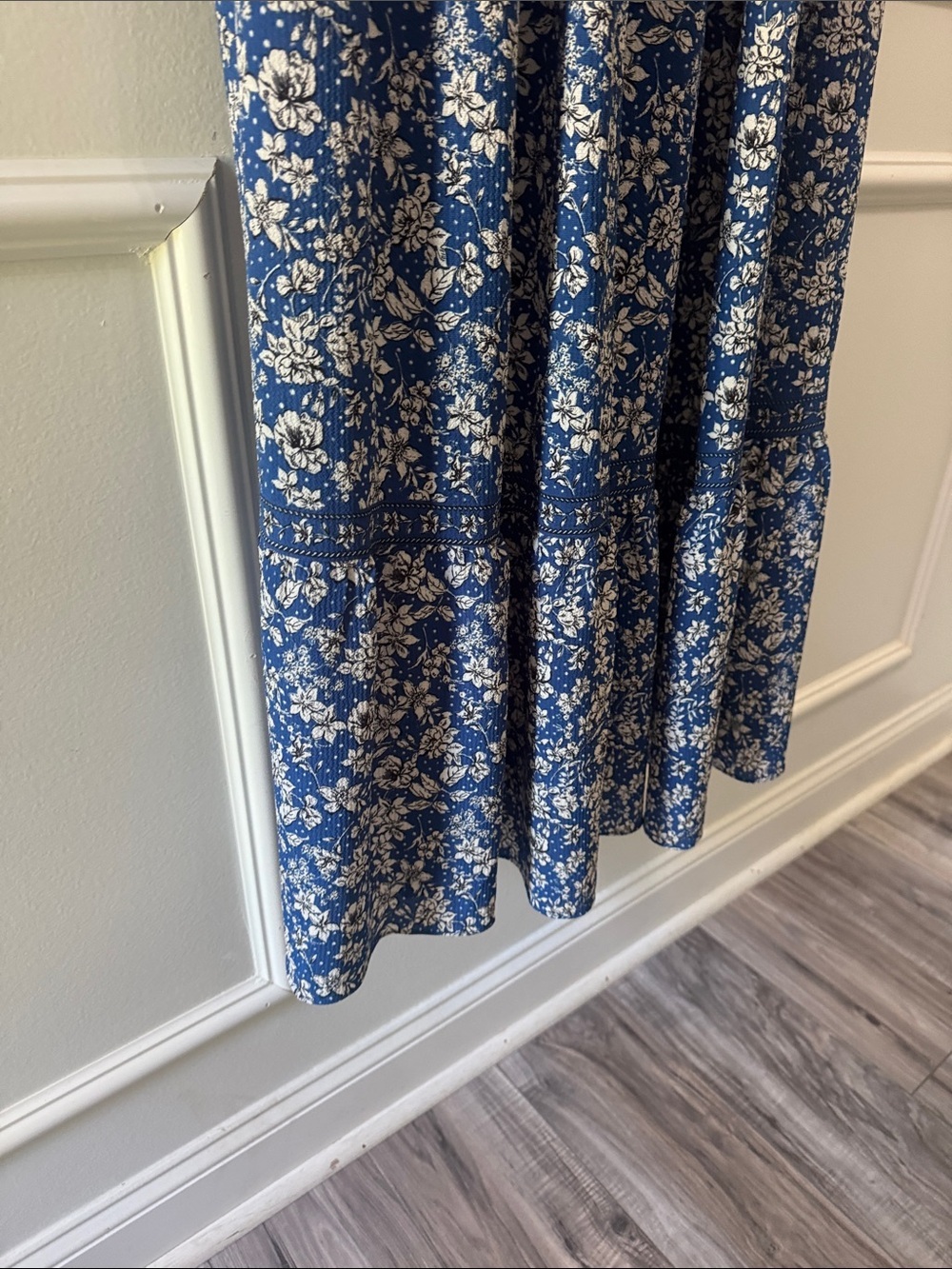 Max Studio Blue and White Floral Maxi Dress 1X feminine lightweight peasant - Picture 9 of 14